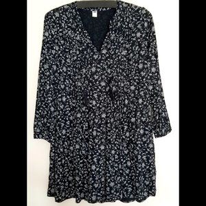 Old Navy Black and White Floral Print Long Sleeve Tie Front Dress - Size L